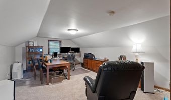 301 Lee Dr, Alcester, SD 57001