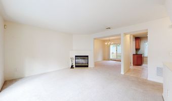 68 Virginia Ave 14, Danbury, CT 06810