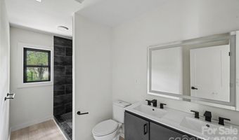 3801 Woodleaf Rd, Charlotte, NC 28205