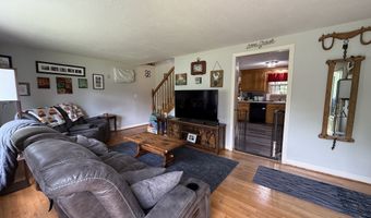 7 School St, Burlington, CT 06013