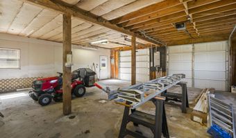 991 Oakland Rd, Belgrade, ME 04917