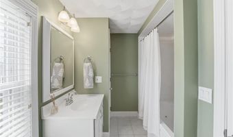 2 Wilson St, Bristol, RI 02809