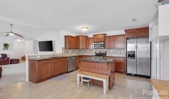 627 Smokehouse Ln, Albemarle, NC 28001