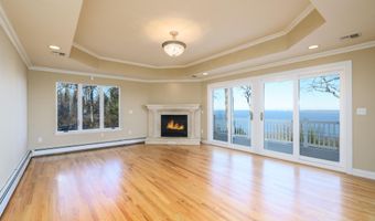 4 Hillside Rd, Atlantic Highlands, NJ 07716