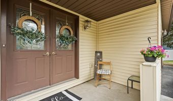 7 Hawthorn Cir, Albany, NY 12203