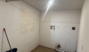 1213 W Dallas Ave, Artesia, NM 88210