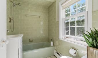 30 Hopkins Ter, Cumberland, RI 02864