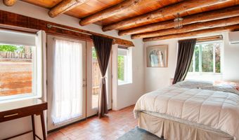 929 AVENIDA ESTRELLITA NE, Albuquerque, NM 87110