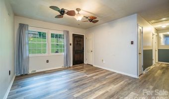 6 Hillview Cir, Asheville, NC 28805