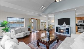 99 Smith St, Bristol, RI 02809
