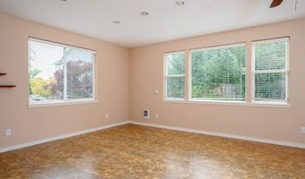 11855 SW FINCH St, Beaverton, OR 97007