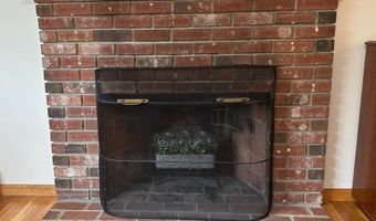 15 Curlew St, Boston, MA 02132