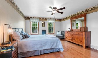 N254 MEADOWBREEZE Court, Appleton, WI 54915