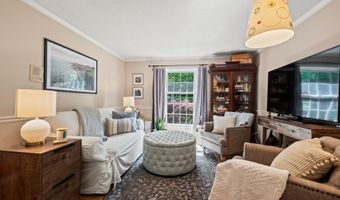 82 Beverly Dr, Avon, CT 06001