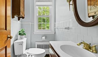 110 Hopkins Ave, Johnston, RI 02919