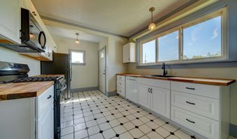805 N Indiana Ave, Auburn, IN 46706