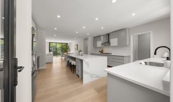3112 N ROSSER St, Alexandria, VA 22311