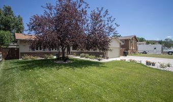 407 Indian Paintbrush St, Casper, WY 82604