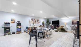 1123 N Dewey St, Auburn, IN 46706