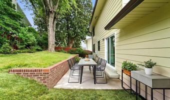 2339 N POWHATAN St, Arlington, VA 22205