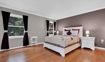 1701 GLASTONBERRY Rd, Potomac, MD 20854
