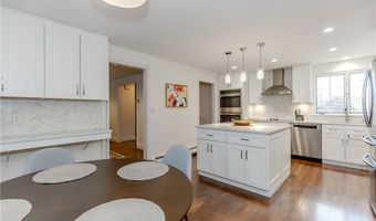 7 White Birch Rd, Cranston, RI 02920