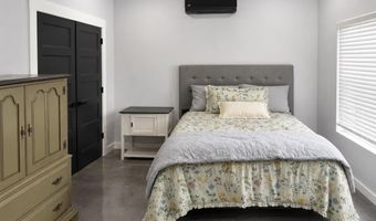 718 Mount Olive Dr, Albertville, AL 35950