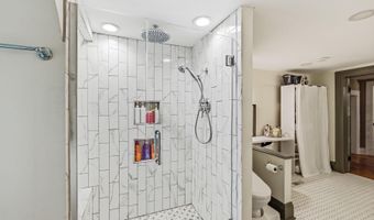 527 E High St, Ashley, OH 43003