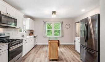 96 Dexter Rd, Scituate, RI 02857