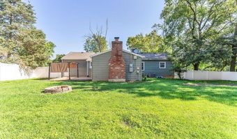 216 Hillsdale Dr, Ballwin, MO 63011