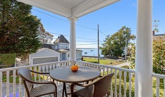 19 Summer St, Bristol, RI 02809