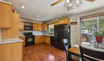 277 Sunset Ln, Antioch, IL 60002