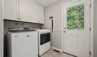 82 Beverly Dr, Avon, CT 06001