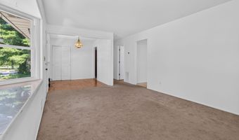 17 Railroad Ave, Beachwood, NJ 08722