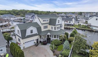 221 Magnolia Dr, Bayville, NJ 08721