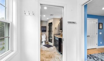 36 Daniel Dr, North Kingstown, RI 02852