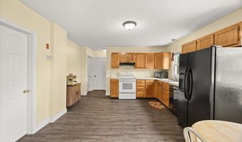 35 Hazel St B, Attleboro, MA 02703