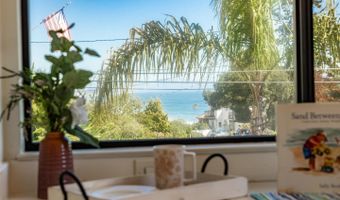 649 Bayview Dr, Aptos, CA 95003
