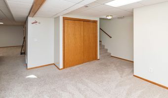 1102 9th Ave SE, Altoona, IA 50009