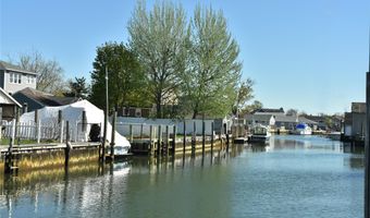 39 Central Ave, Amityville, NY 11701