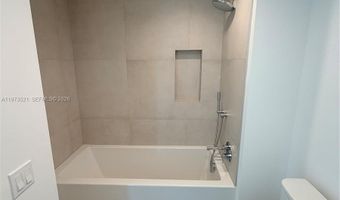9201 E Bay Harbor Dr 303, Bay Harbor Islands, FL 33154