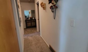 1824 Eisenhower Cir, Aberdeen, SD 57401