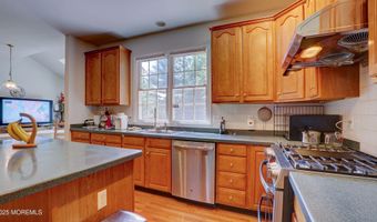 88 Vanderveer Dr, Basking Ridge, NJ 07920