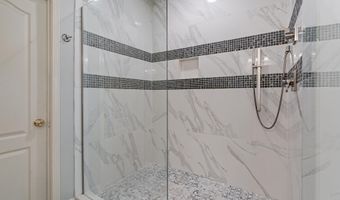 233 QUEENS GATE, Alabaster, AL 35114