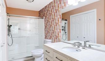 2 School St 334, Lincoln, RI 02802