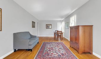 58 Grove St Ext, Branford, CT 06405