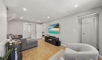 522 Mackey Ave, Belford, NJ 07718