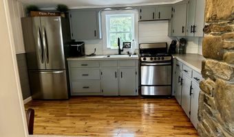 2 Piper Ln, Abbot, ME 04406