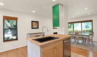 2360 S ARLINGTON RIDGE Rd, Arlington, VA 22202