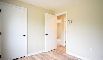 853 Main St, Acushnet, MA 02743